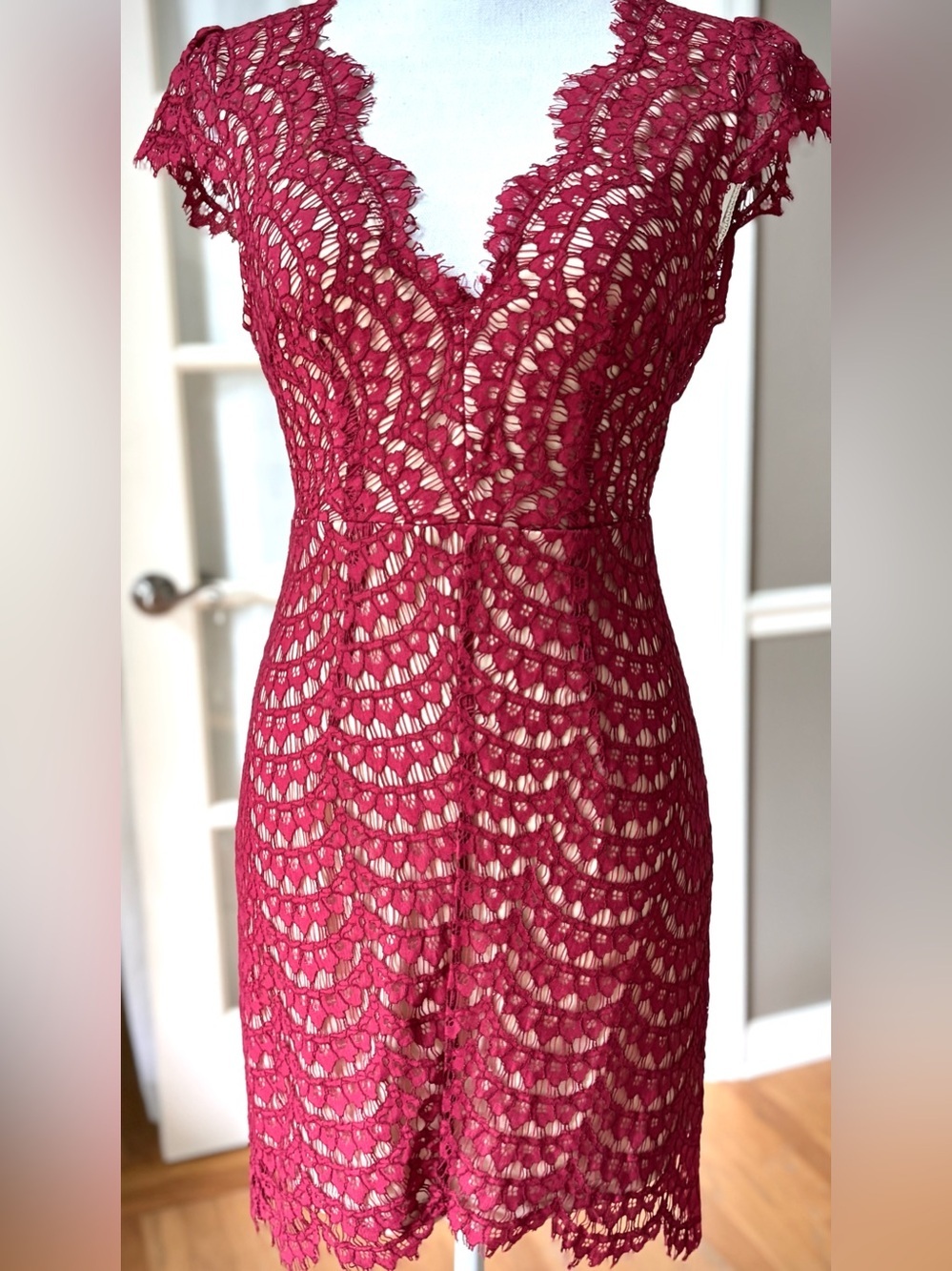 Burgundy Lace Open Back Bodycon Mini Dress Deep V Scallop M